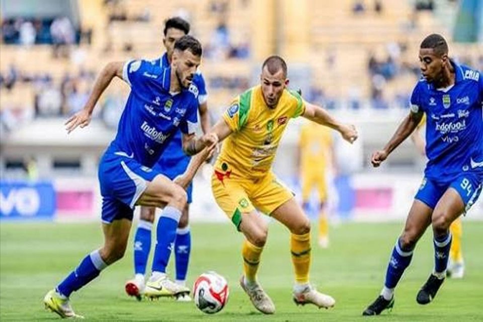 Prediksi Persib Bandung vs Persebaya Surabaya 