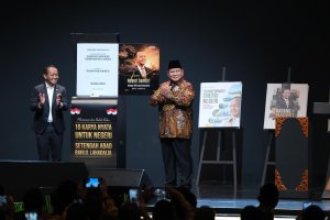 Peluncuran 10 buku dari Menteri ESDM Bahlil Lahadalia