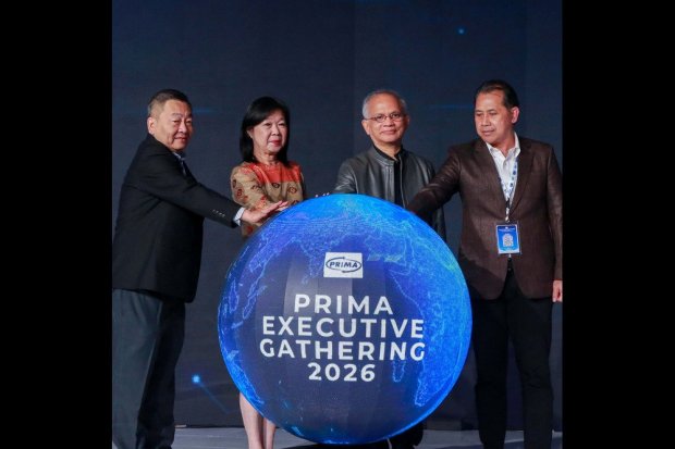 (ki-ka) Ketua Umum ASPI, Santoso; Deputi Gubernur Bank Indonesia (BI), Filianingsih Hendarta; Presiden Direktur PT Rintis Sejahtera, Abraham J. Adriaansz; serta Direktur Bisnis Bank BPD Bali, I Nyoman Sumanaya, secara simbolis membuka Prima Executive Gath