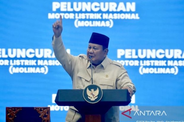Presiden Prabowo Subianto meresmikan motor listrik nasional beserta ekosistem pendukungnya di fasilitas produksi motor listrik di Cikarang, Kabupaten 