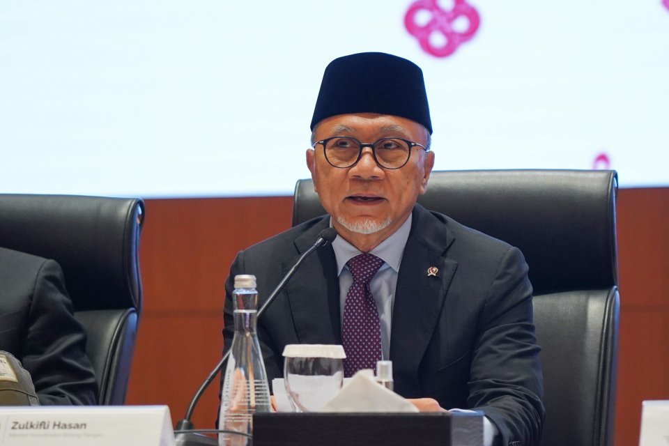 Menteri Koordinator Bidang Pangan Zulkifli Hasan menyampaikan paparan pada konferensi pers Nota Keuangan dan Rancangan Anggaran Pendapatan dan Belanja (RAPBN) 2027 di Kantor Pusat Direktorat Jenderal Pajak, Jakarta, Jumat (14/8/2026). 