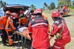 Evakuasi korban gempa NTT