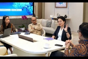 Agenda diskusi Direktur Enterprise & Business Service Telkom Veranita Yosephine dengan Kepala Badan Pengelola Investasi Danantara sekaligus Chief Oper