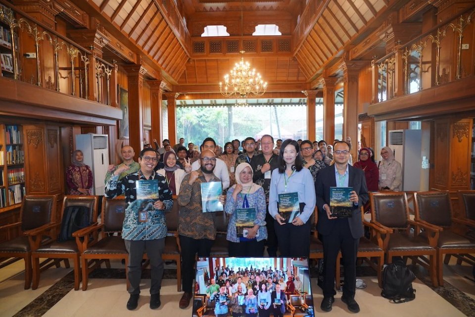 Diskusi mengenai kondisi terkini industri baja.