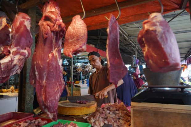 Sejak Idul Adha, Harga Daging Sapi di Pasar Kebayoran Lama Masih Tinggi Rp 150 per Kg (Foto: Katadata/Fauza Syahputra)