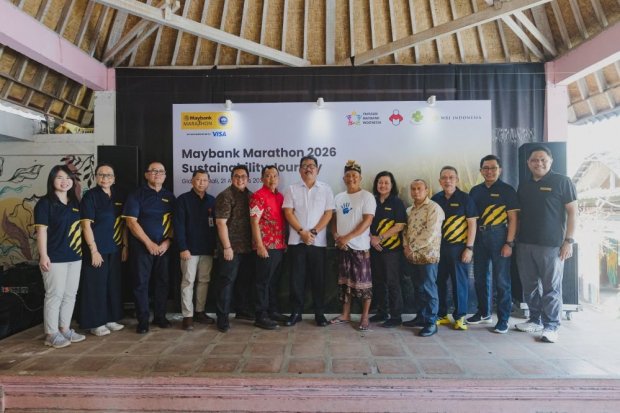 Jajaran Maybank Indonesia bersama mitra dan pemangku kepentingan dalam Maybank Marathon 2026 Sustainability Day di Piduh Charity Café, Gianyar, Bali.