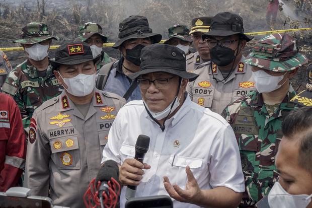 Menteri Jumhur Isyaratkan Hapus Pengecualian Bakar Lahan oleh Masyarakat Adat