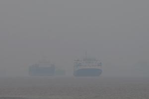 Kabut asap batasi jarak pandang di Sungai Kapuas