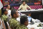 Presiden Prabowo pimpin rapat penanganan kebakaran hutan dan lahan di Palembang