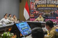 Presiden Prabowo pimpin rapat penanganan kebakaran hutan dan lahan di Palembang