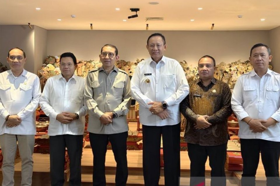 Gubernur Gorontalo Gusnar Ismail didampingi Kepala Dinas Sosial dan Pencatatan Sipil Reflin Buata dan Kepala Bapppeda Wahyudin Katili saat diterima langsung oleh Menteri Kebudayaan RI, Fadli Zon, Senin (24/8/2026). 
