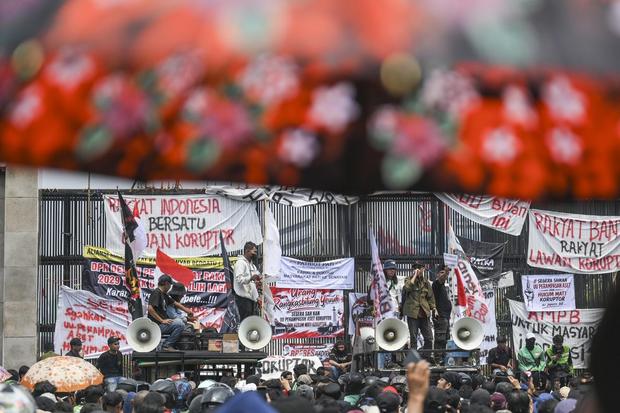 Unjuk rasa Masyarakat Pati di depan Gedung DPR