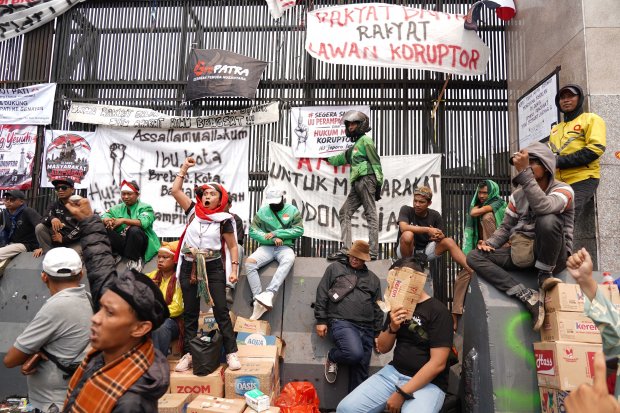 Aliansi Pati Demo di DPR, Tuntut Sahkan RUU Perampasan Aset dan Hukum Mati Koruptor (Foto: Katadata/Fauza Syahputra)