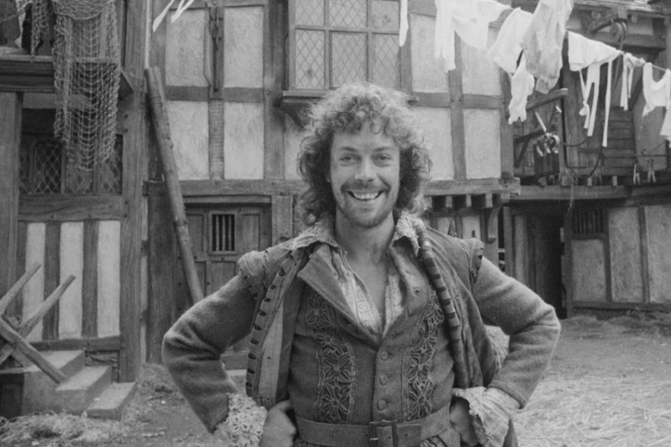 Profil Tim Curry