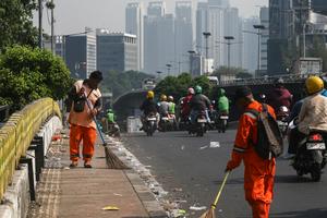 Pembersihan sisa kericuhan aksi 27 Agustus