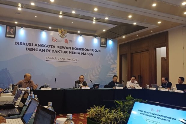 Kepala Eksekutif Pengawas Perasuransian, Penjaminan, dan Dana Pensiun OJK Ogi Prastomiyono dalam diskusi dengan perwakilan media di Lombok, NTB, Kamis