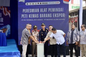 Peresmian Alat Pemindai Peti Kemas Bea Cukai