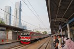 Mulai 1 September Operasional KRL Stasiun Karet Dialihkan ke Stasiun BNI City (Foto: Katadata/Fauza Syahputra)