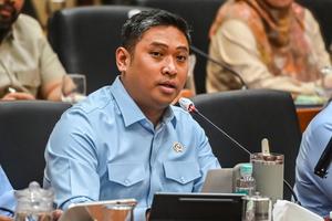 Raker Komisi IX DPR dengan BGN