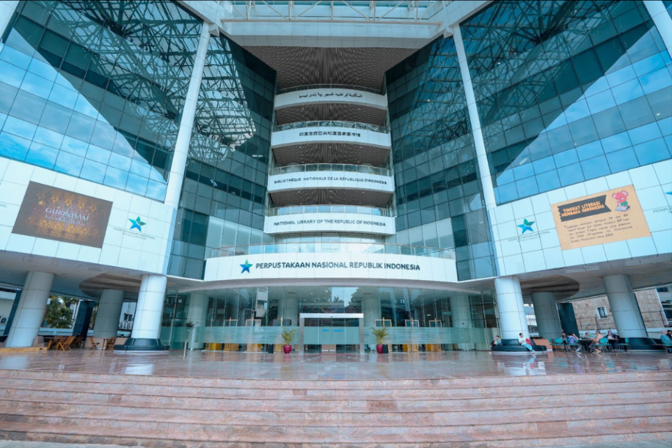 Magang Perpusnas 2026, gedung Perpustakaan Nasional Republik Indonesia tampak dari depan.