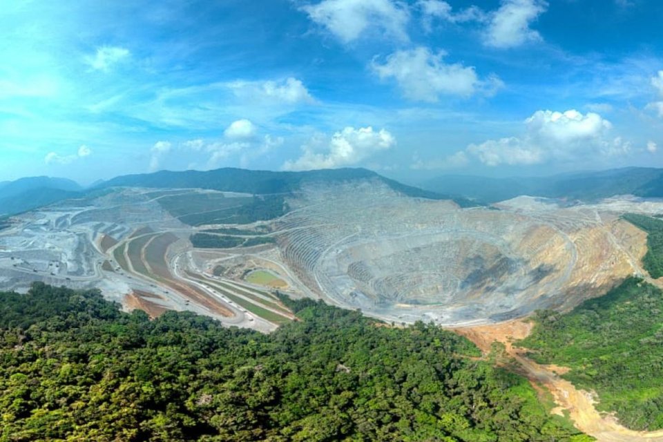 PT Amman MIneral Internasional Tbk (AMMN)