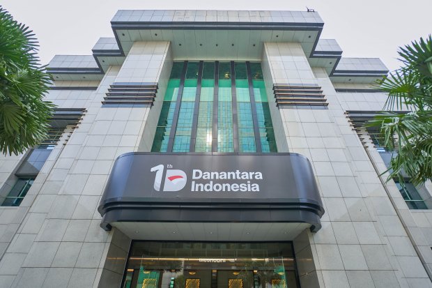Ilustrasi logo Danantara dan gedung Danantara Indonesia