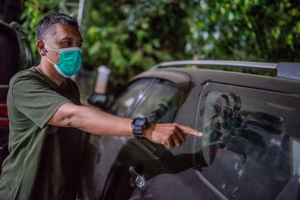 Sebaran abu vulkanik Gunung Anak Krakatau di Banten
