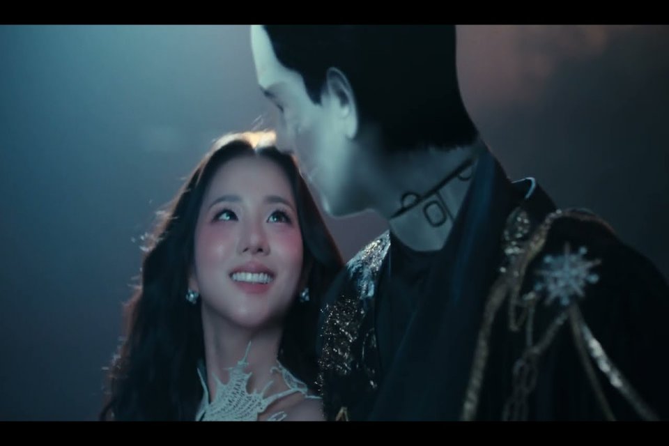 Makna Lagu Jisoo CLICK
