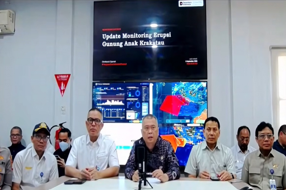 anak krakatau, gunung anak krakatau, erupsi anak krakatau,