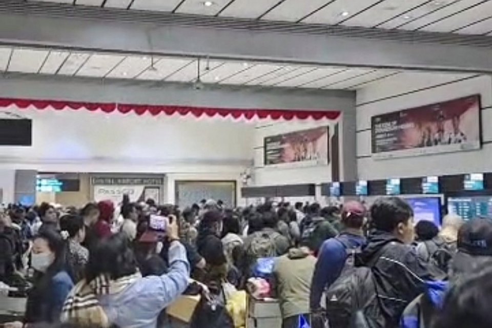 bandara Soekarno-Hatta, erupsi gunung anak Krakatau, erupsi anak krakatau,