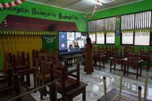 Cegah Abu Vulkanik Gunung Krakatau, Sekolah di Jakarta Terapkan Pembelajaran Jarak Jauh (Foto: Katadata/Fauza Syahputra)