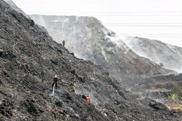 Walhi: TPA RI Hasilkan Ratusan Ribu Ton Metana, Bahan Bakar Kebakaran