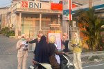 BNI berbagi masker di Lampung