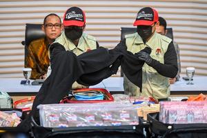 KPK sita barang bukti kasus dugaan korupsi HGB Summarecon