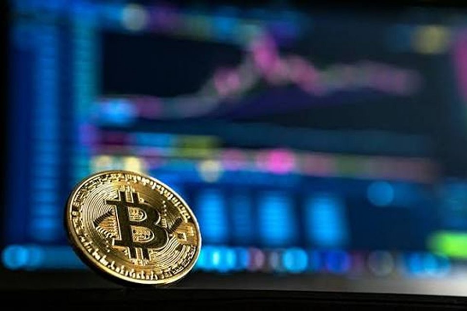 Perbedaan Trading Crypto dengan Investasi Crypto 