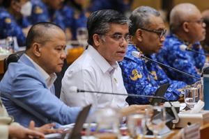 Raker Komisi IX DPR dengan Menaker dan Menteri P2MI