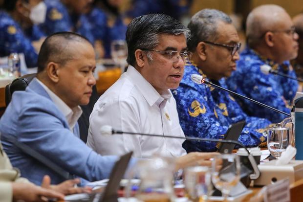 Raker Komisi IX DPR dengan Menaker dan Menteri P2MI