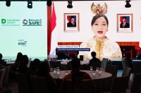 Ketua OJK Frederica Widyasari Dewi