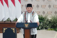 Presiden Prabowo Subianto saat berpidato dalam acara 100 Tahun Pondok Modern Darussalam Gontor, Ponorogo, Jawa Timur, Sabtu (19/9).