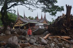 Banjir bandang di Solok