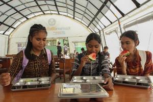 Distribusi MBG di sekolah darurat pascagempa