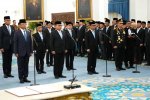 Pelantikan pejabat baru di Istana Kepresidenan, Jakarta, Kamis (1/10). 