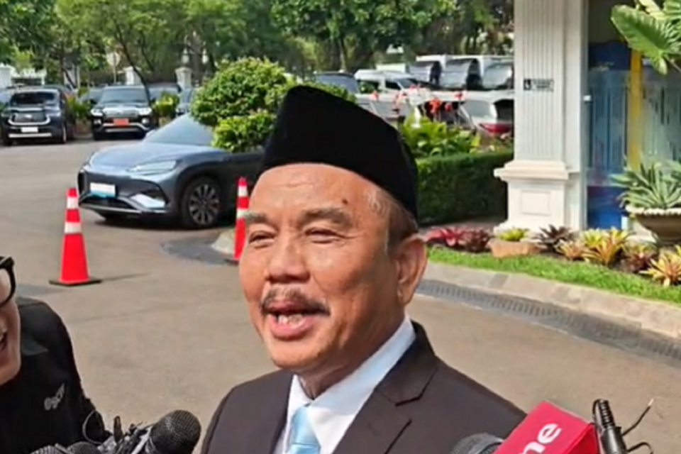 Presiden Prabowo Subianto melantik Syahganda Nainggolan sebagai Kepala Badan Komunikasi Pemerintah pada Jumat (2/10). Foto: M Fajar Riyandanu/Katadata