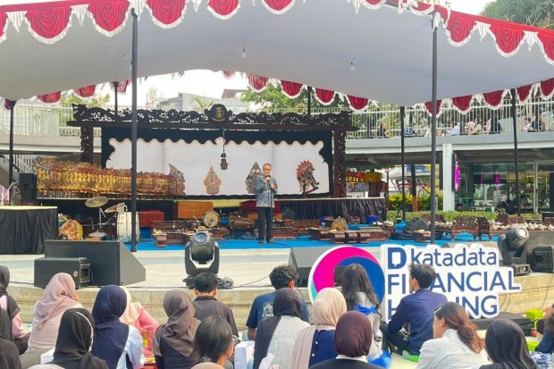 Kepala Eksekutif Pengawas Perilaku Pelaku Usaha Jasa Keuangan, Edukasi dan Pelindungan Konsumen OJK Dicky Kartikoyono
