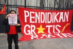 Mahasiswa Demo di DPR, Desak Pendidikan Gratis hingga Kesejahteraan Guru