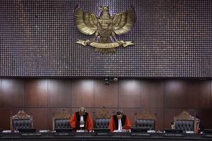 MK nyatakan gugatan ijazah Gibran tidak dapat diterima
