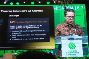 Wamen Komdigi Nezar Patria dalam acara Indonesia International Sustainable Forum 2026 di Jakarta, Selasa (6/10/2026).