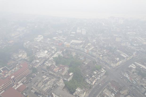 Asap Karhutla Masih Selimuti Sumatra hingga Papua, Negara Jiran Ikut Terdampak