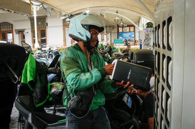 Kemenperin Fokus Giring Ojol hingga Kurir Beralih ke Motor Listrik Mulai 2027