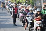 Antrean kendaraan di sejumlah SPBU Bali
